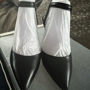 Louise et Cie Black Pointed Toe Heels